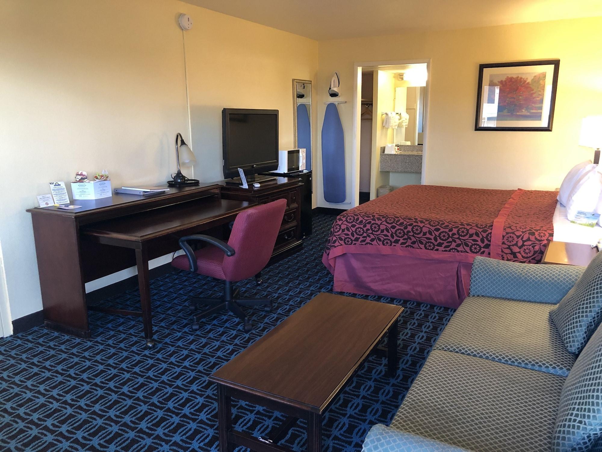 Days By Wyndham New Mexico Hotel Santa Fe