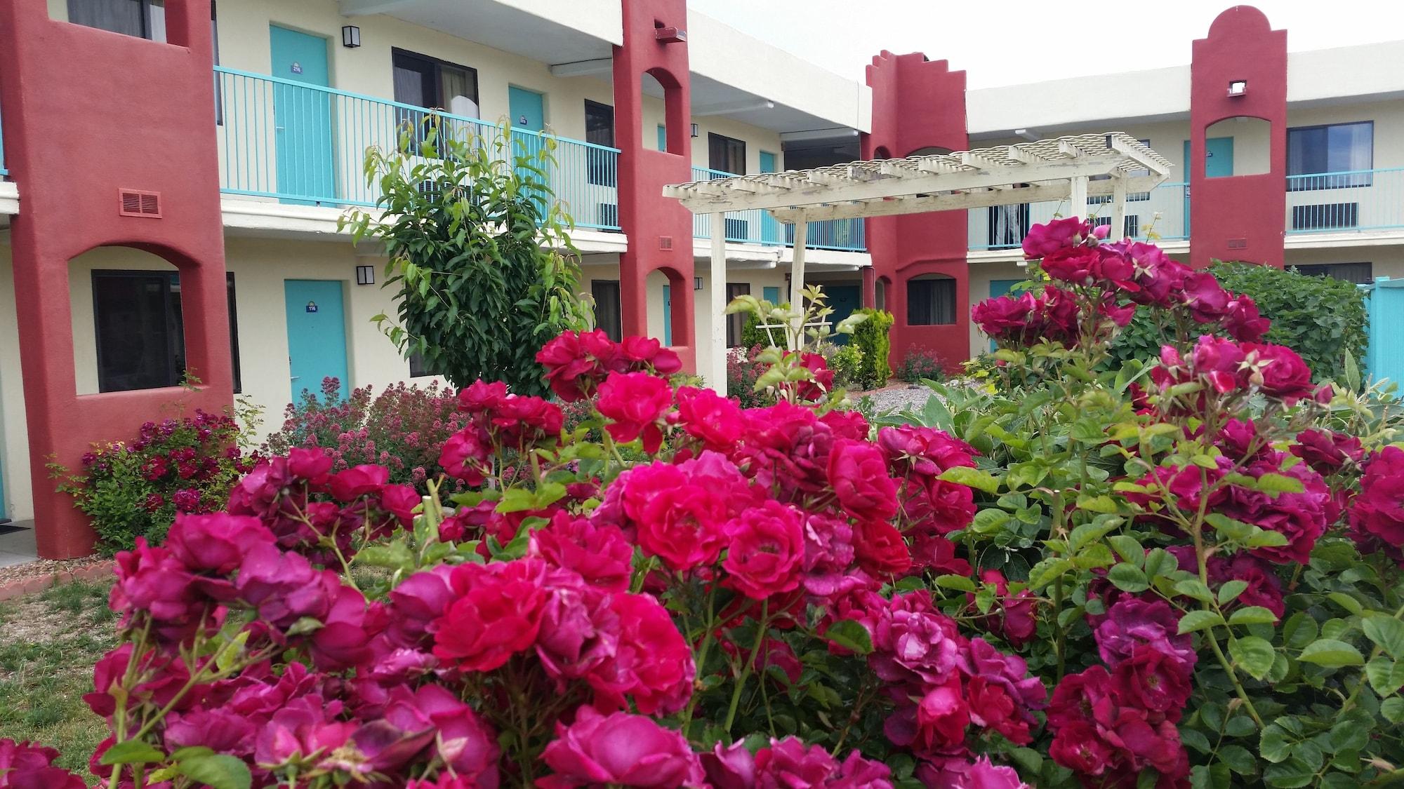 Days By Wyndham New Mexico Hotel Santa Fe