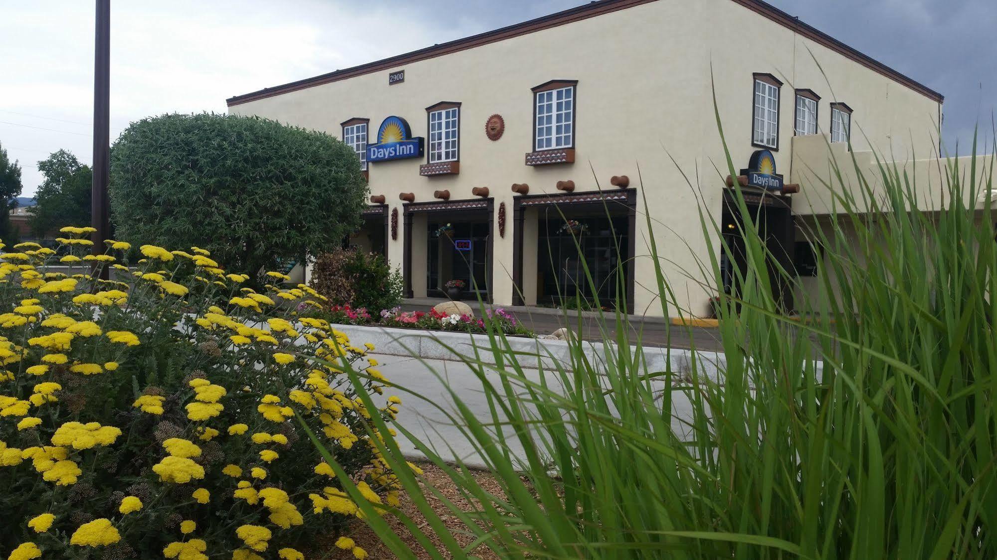 Days By Wyndham New Mexico Hotel Santa Fe